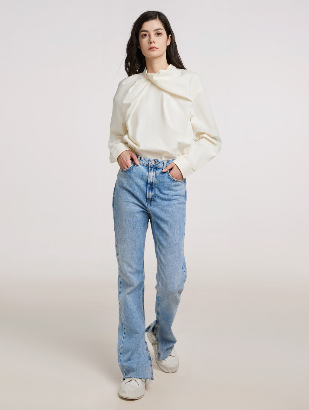 Overlapping Collar Shirt In Back Neck Button